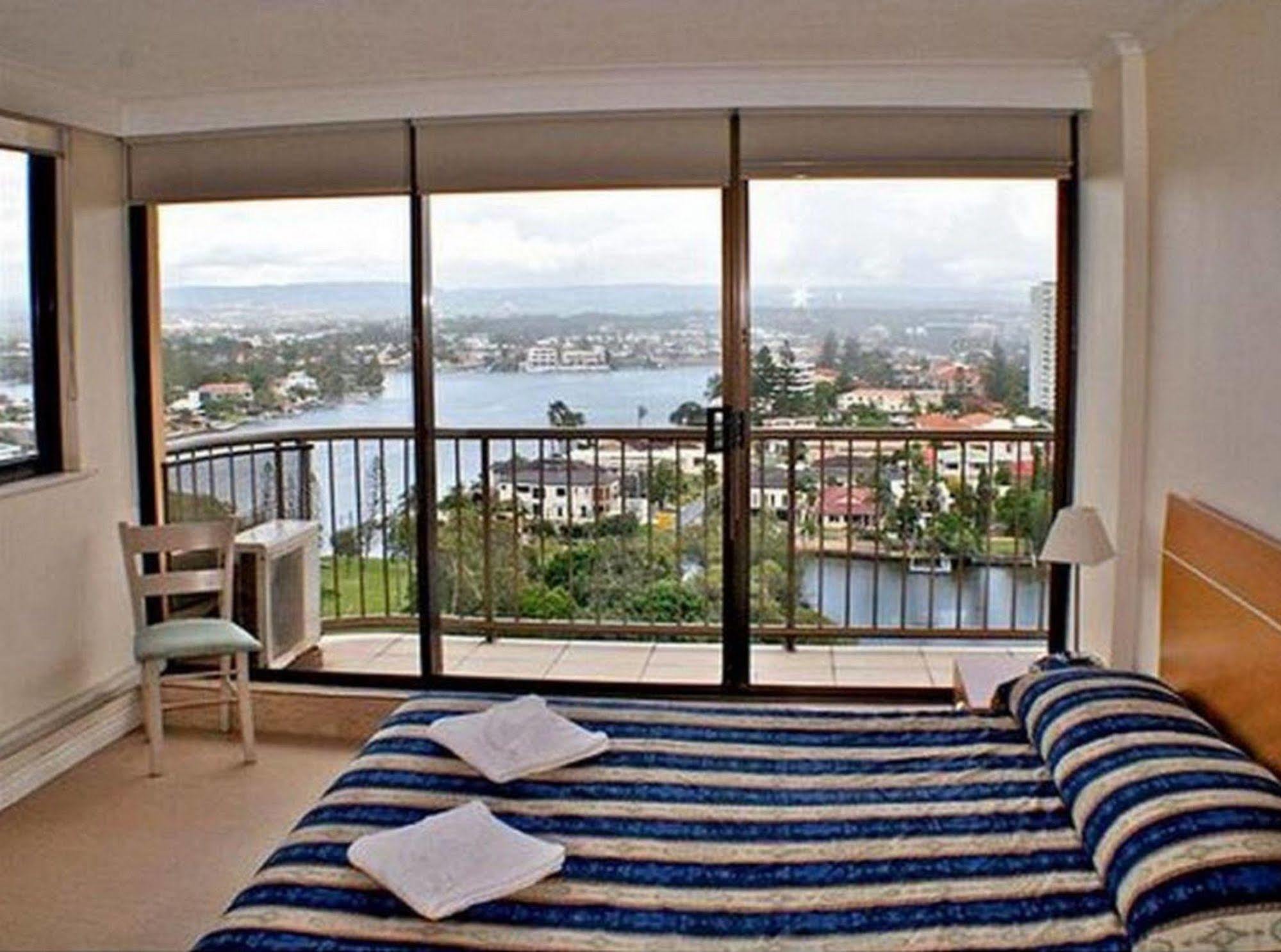 Anacapri Holiday Resort Apartments Surfers Paradise Buitenkant foto